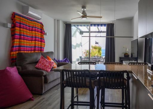 Newly Renovated 2 Bedroom Beachfront House Sitio de Calahonda エクステリア 写真